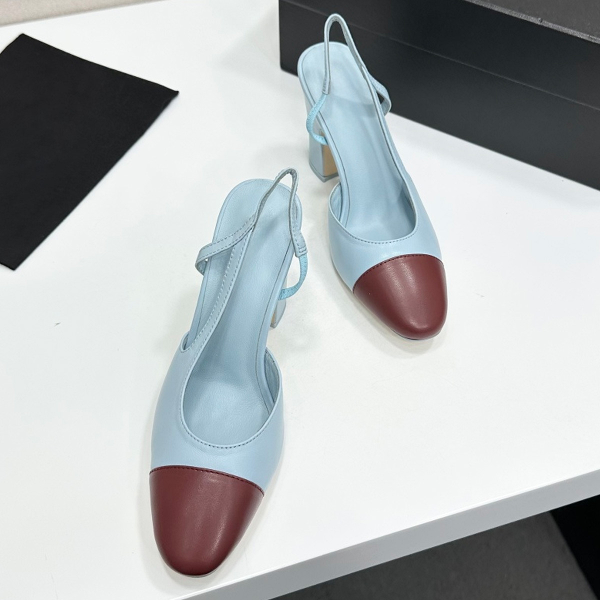 2026 Women's Two-Tone Slingbac - Casual Sandal Leather avaliação e preço