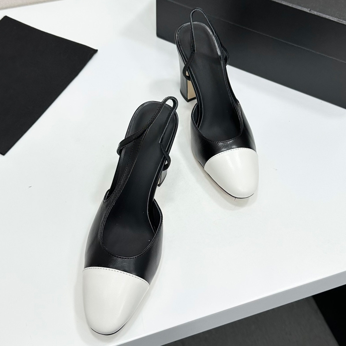 2026 Women's Two-Tone Slingbac - Casual Sandal Leather avaliação e preço